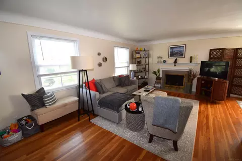 855 Harcourt, Grosse Pointe Park, MI 48230 photo 24