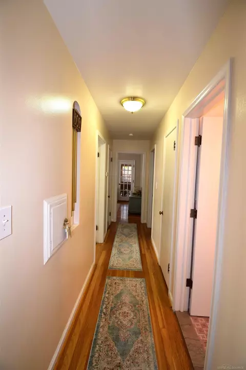 855 Harcourt, Grosse Pointe Park, MI 48230 photo 34