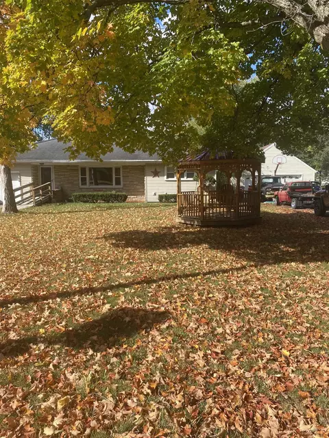 2390 Airport, Adrian, MI 49221
