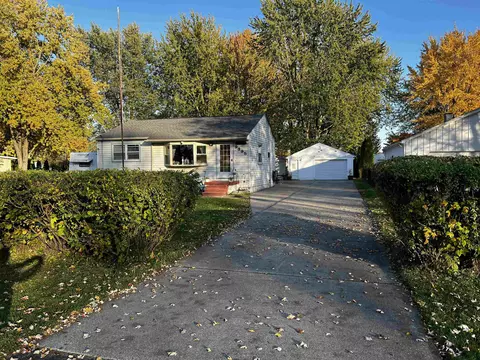 9395 Pearl Bch, Algonac, MI 48001