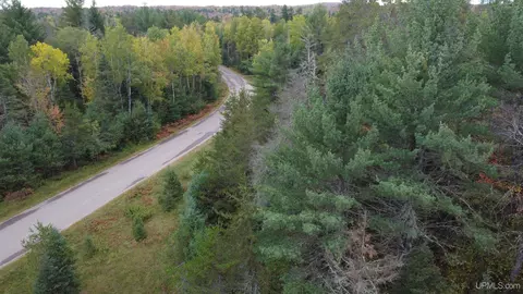 1040 River Rdg, Ishpeming, MI 49848 photo 10