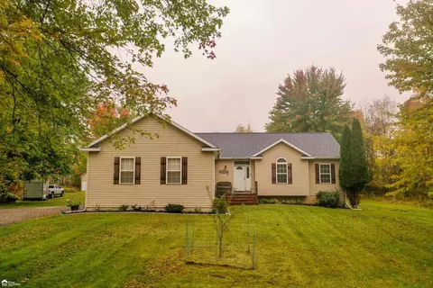 6228 Smith, Linden, MI 48451