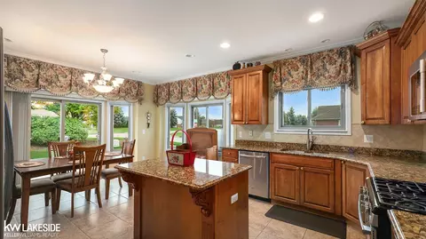 50331 Cheltenham, Macomb, MI 48044 photo 9