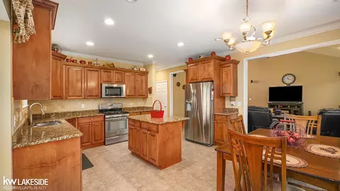 50331 Cheltenham, Macomb, MI 48044 photo 11