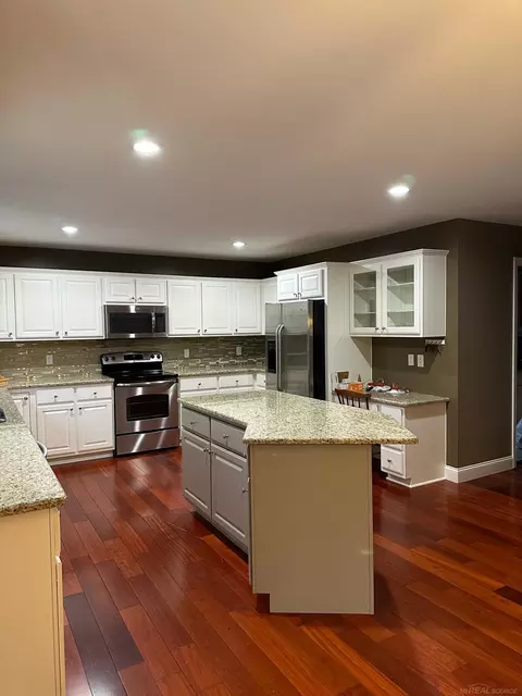 49470 Parkside, Macomb, MI 48044 photo 9