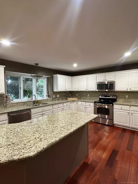 49470 Parkside, Macomb, MI 48044 photo 10