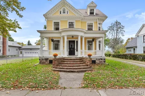 632 State, Adrian, MI 49221 photo 2