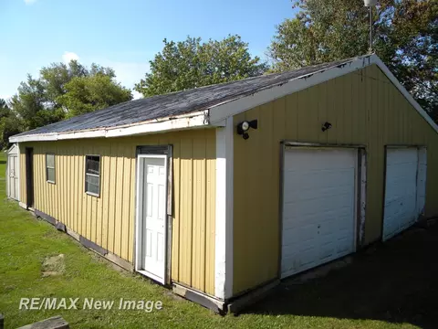 266 E Henderson, Owosso, MI 48867 photo 14