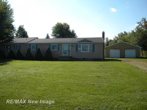 266 E Henderson, Owosso, MI 48867 photo 2