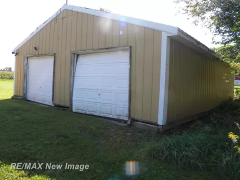 266 E Henderson, Owosso, MI 48867 photo 16