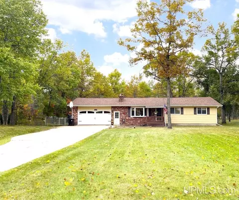 5989 Mead 196, Gladstone, MI 49837
