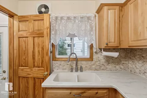 424 Sequoia, Davison, MI 48423 photo 12