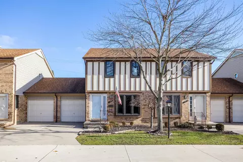 306 Pineview, Saint Clair Shores, MI 48081