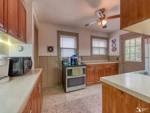 216 E Lorain, Monroe, MI 48162 photo 2