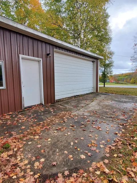 9896 S North Hulbert, Hulbert, MI 49748 photo 7