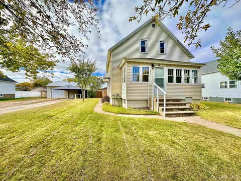1417 N 22nd, Escanaba, MI 49829