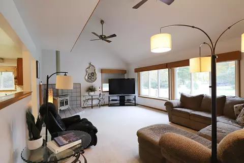 6145 River, Flushing, MI 48433 photo 6