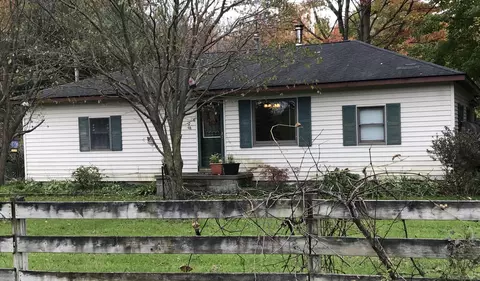8371 Marquette, Wales, MI 48027
