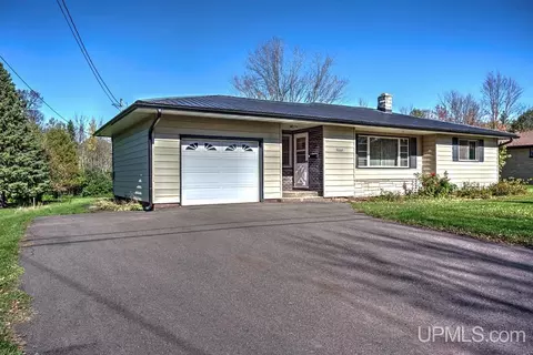 e5244 East Margaret Street, Ironwood, MI 49938