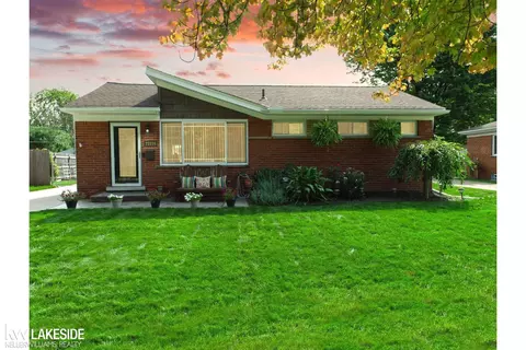 21216 Danbury, Clinton Township, MI 48035