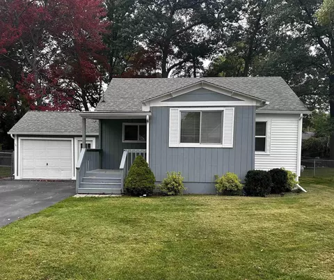 120 York, Bay City, MI 48706