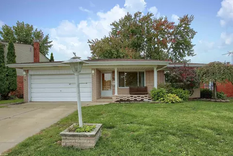 30807 Saint Onge, Warren, MI 48088