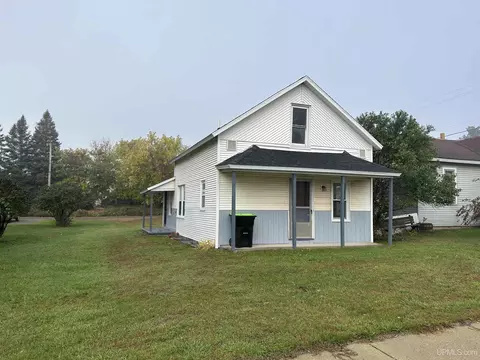 904 Cedar, Iron Mountain, MI 49801
