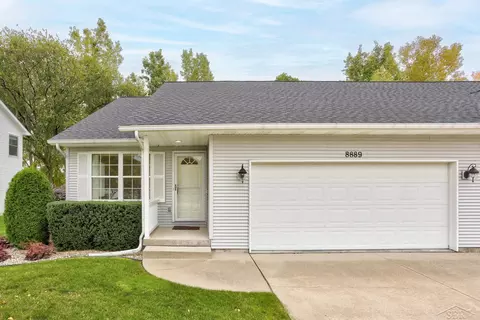 8889 Brookshire Dr, Saginaw, MI 48609
