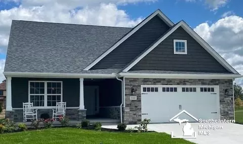 8272 Grande Lk, Temperance, MI 48182
