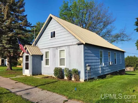 314 S Steel, Ontonagon, MI 49953