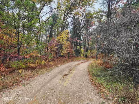 3351 Pipeman, Harrison, MI 48625 photo 2