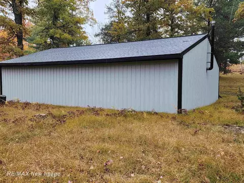 3351 Pipeman, Harrison, MI 48625 photo 3