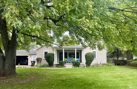 1130 Vineyard, Monroe, MI 48161