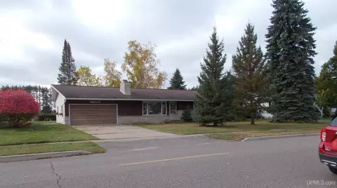 717 Hamilton, Kingsford, MI 49802