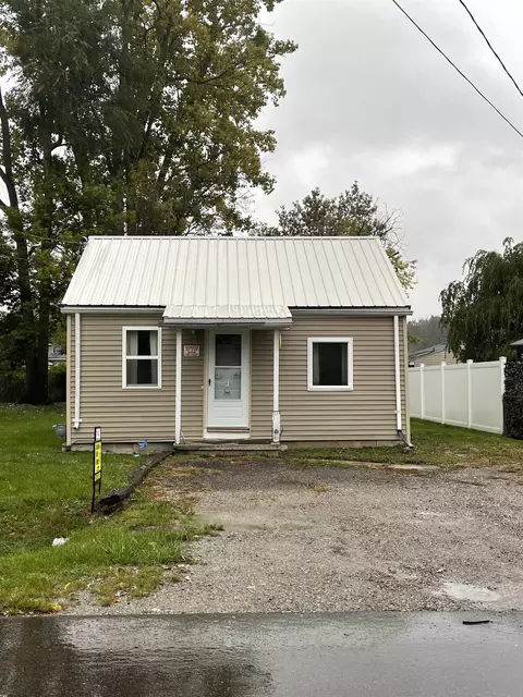 2119 E Scottwood, Burton, MI 48529
