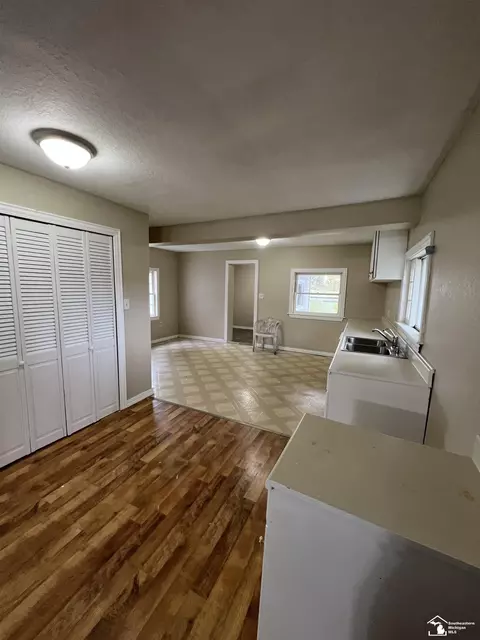 738 First, Dundee, MI 48131 photo 2
