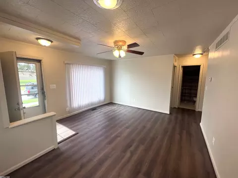 11320 Dodge, Warren, MI 48089 photo 2