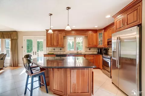 2459 W Sterns, Temperance, MI 48182 photo 8