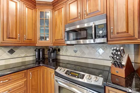 2459 W Sterns, Temperance, MI 48182 photo 7