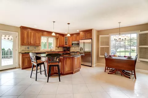 2459 W Sterns, Temperance, MI 48182 photo 3