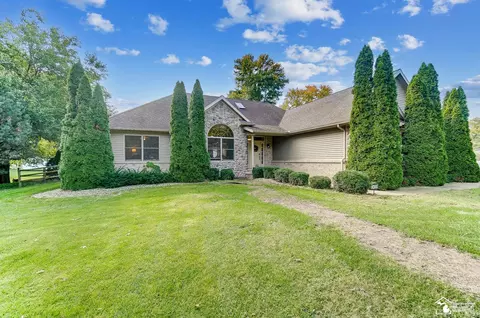2459 W Sterns, Temperance, MI 48182 photo 2
