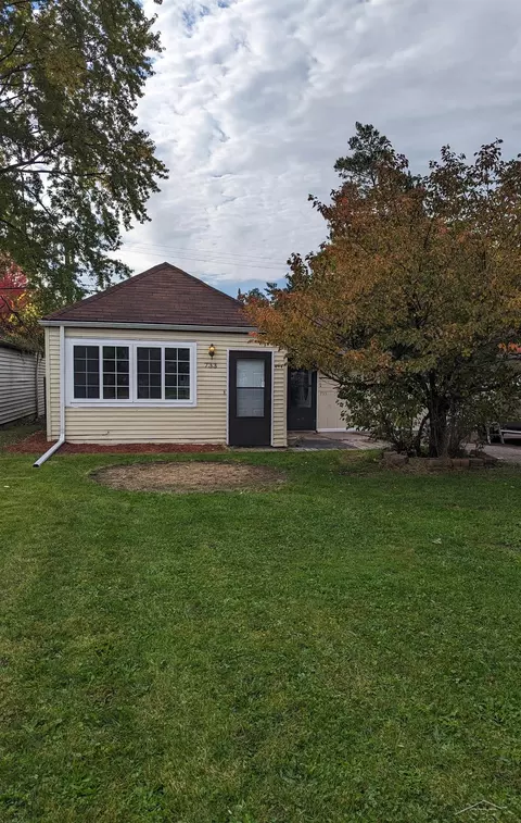 733 Evergreen, Saginaw, MI 48604