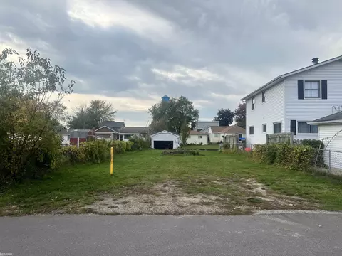 121 Kenyon, Algonac, MI 48001