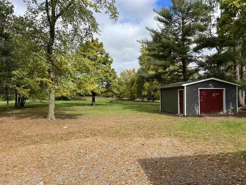 1574 Moore, Adrian, MI 49221 photo 4
