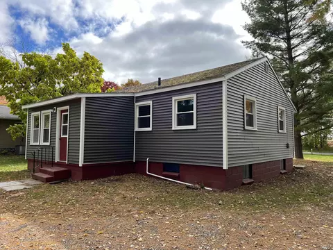 1574 Moore, Adrian, MI 49221 photo 3