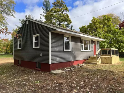 1574 Moore, Adrian, MI 49221 photo 2