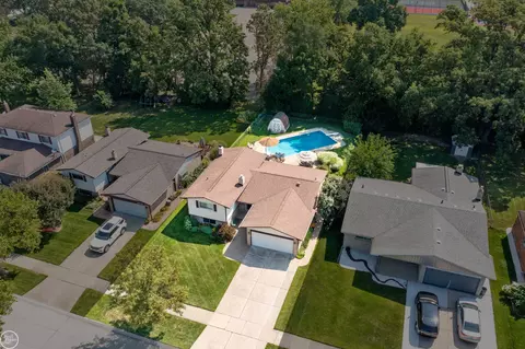 36714 Waltham, Sterling Heights, MI 48310