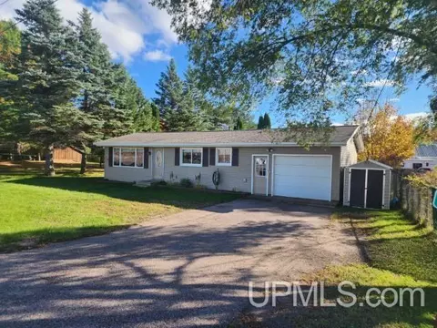 20123 E Sharon, Houghton, MI 49931
