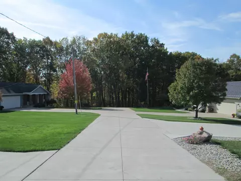 2215 Tim-cin, Adrian, MI 49221 photo 15