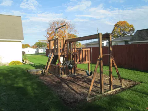 2215 Tim-cin, Adrian, MI 49221 photo 12